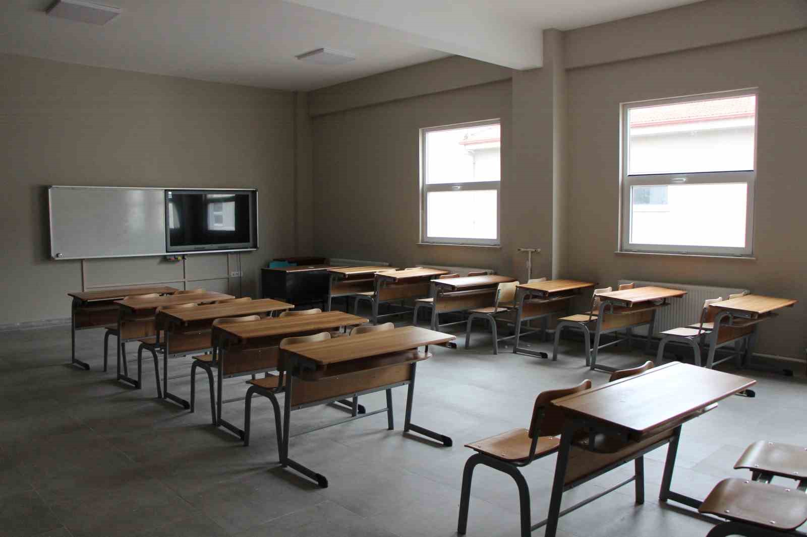 suluovada-40-yillik-okulun-yerine-mesleki-egitim-ussu-yapiliyor