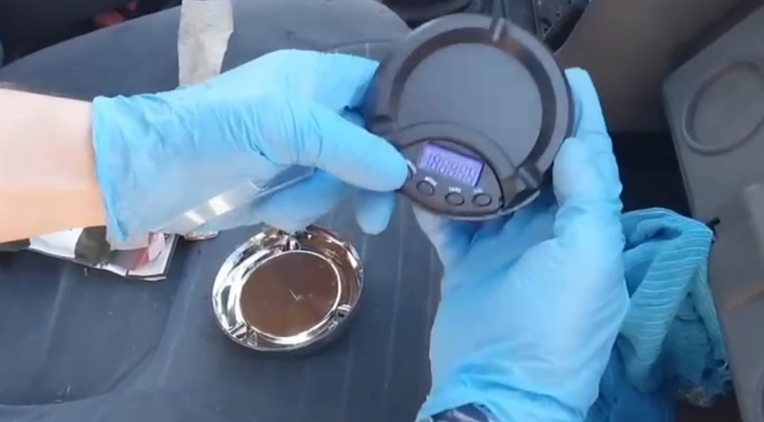 suphe-uzerine-durdurulan-aractan-uyusturucu-cikti-2-tutuklama