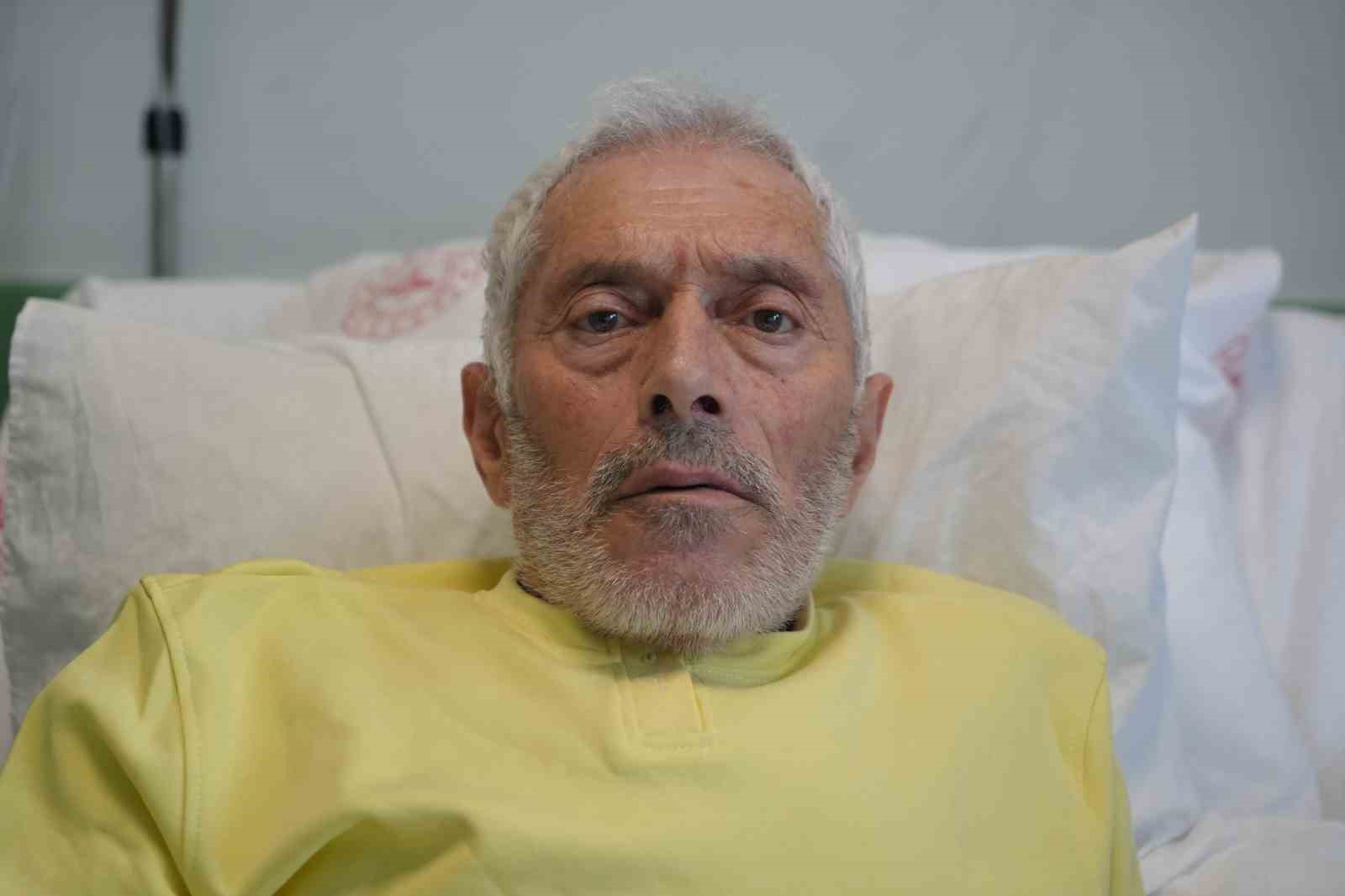 tipta-nadir-vaka-egri-gogus-kafesi-ve-skolyoza-ragmen-kalbi-saatlerce-durdurularak-hayata-donduruldu