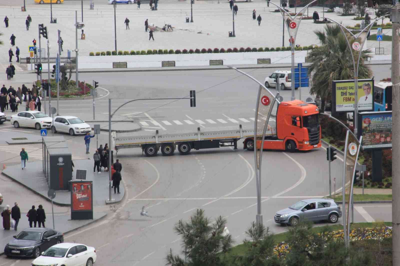 tirdan-trafigi-tehlikeye-dusuren-hareket