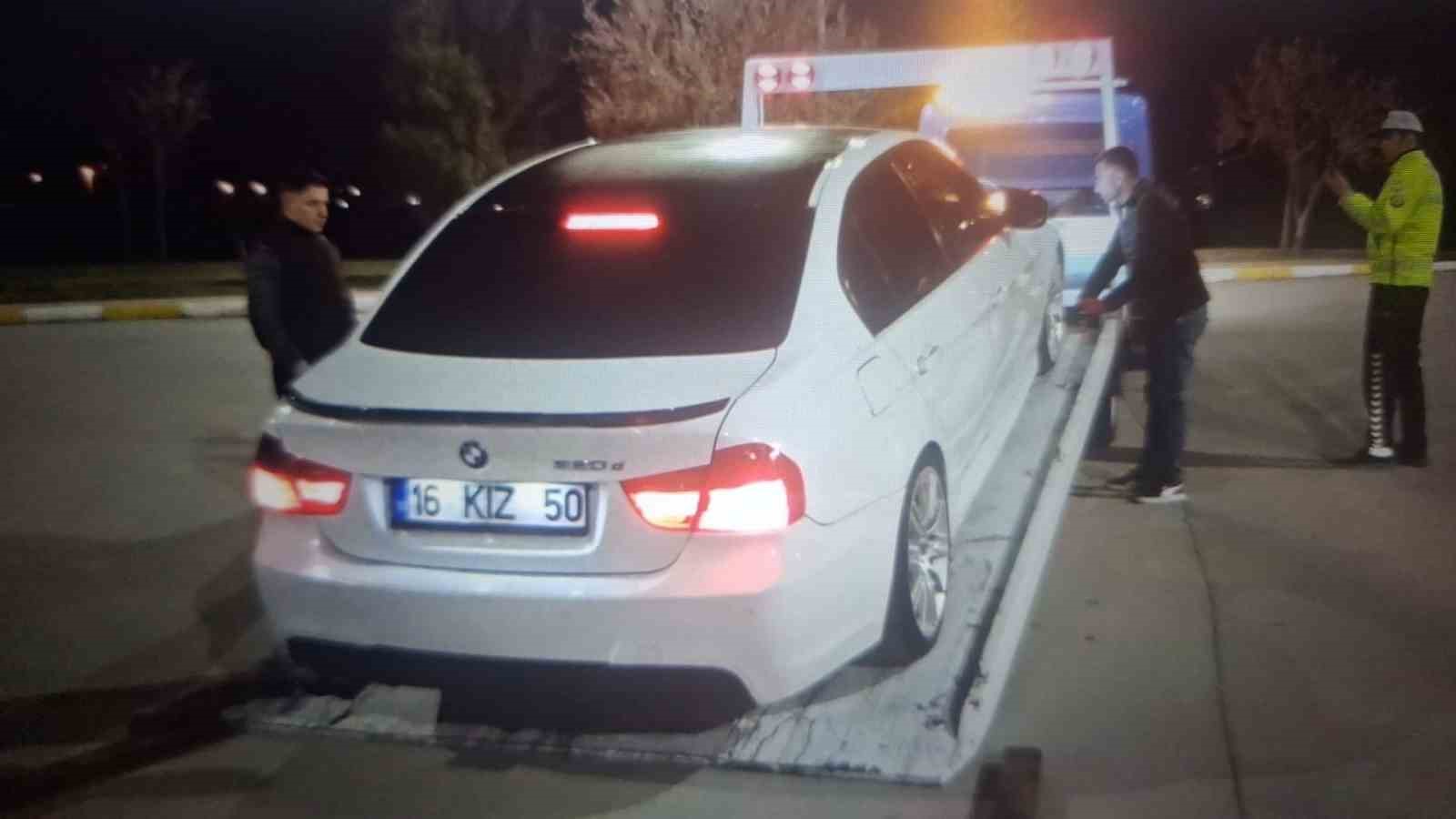 tokatta-abarti-egzoz-kullanan-surucuye-ceza-yagdi-arac-trafikten-men-edildi