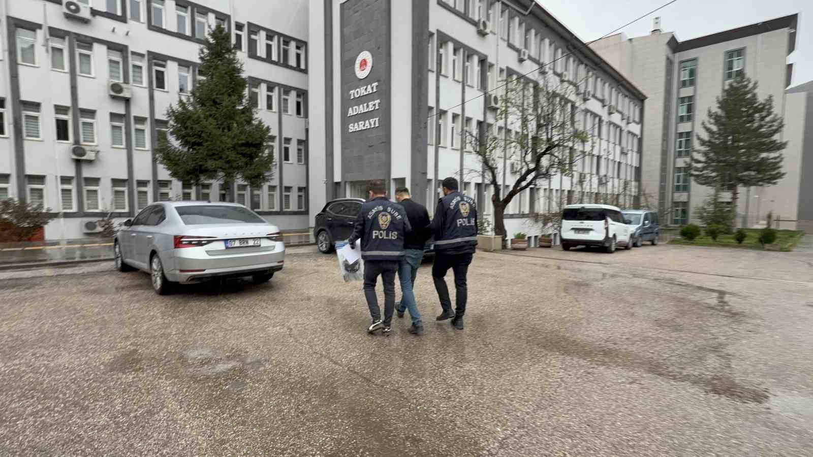 tokatta-polis-delil-aradi-cephanelik-buldu