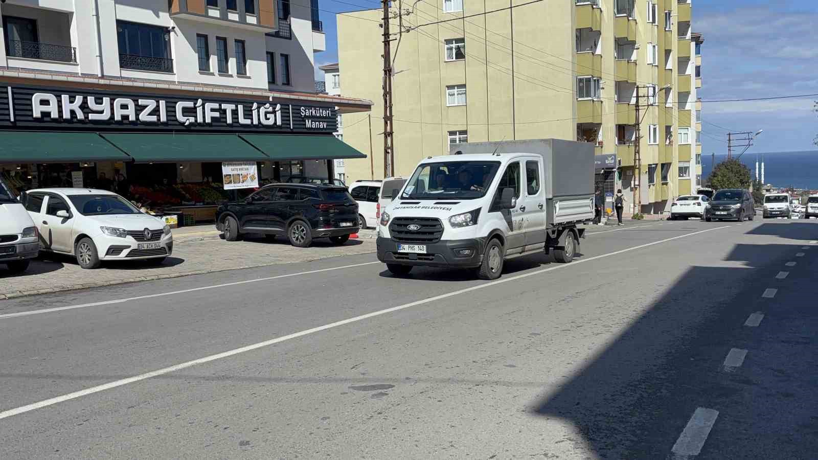 trabzonda-otomobilin-carptigi-genc-kadin-metrelerce-savruldu-o-anlar-kamerada