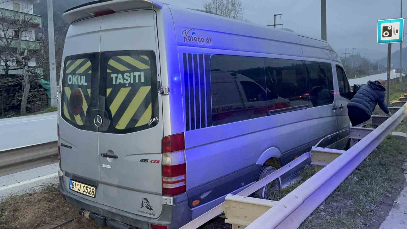 tur-minibusu-kaza-yapti-4-yarali