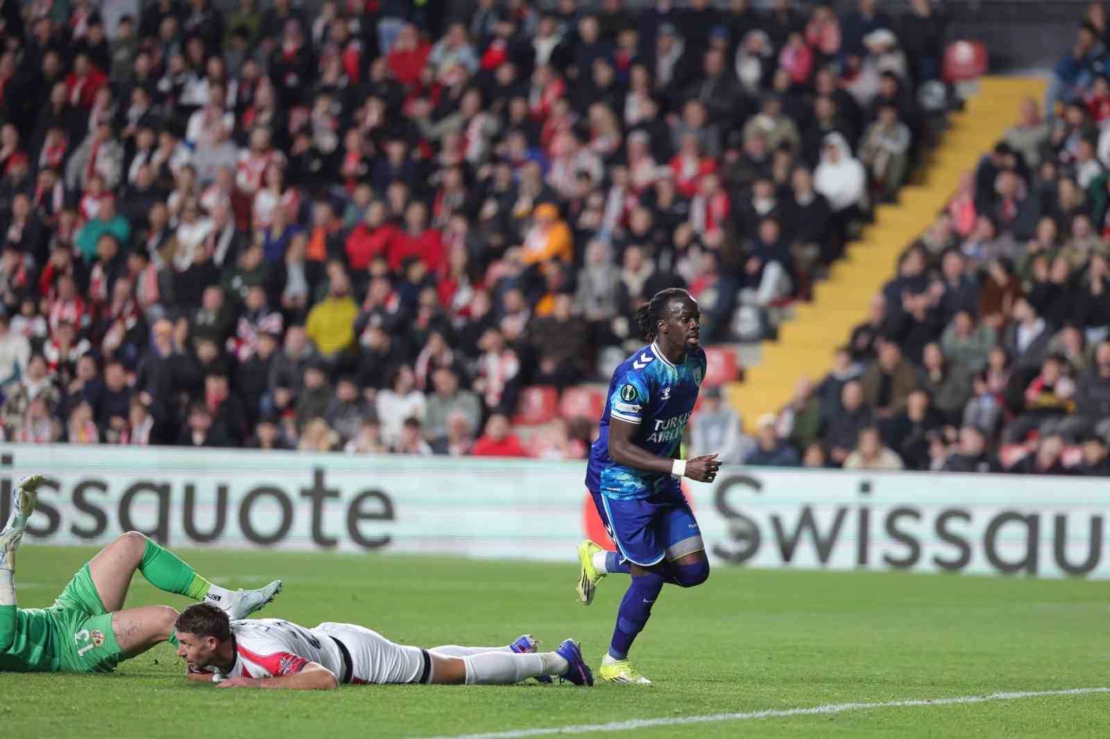 uefa-konferans-ligi-rayo-vallecano-0-samsunspor-1-mac-sonucu
