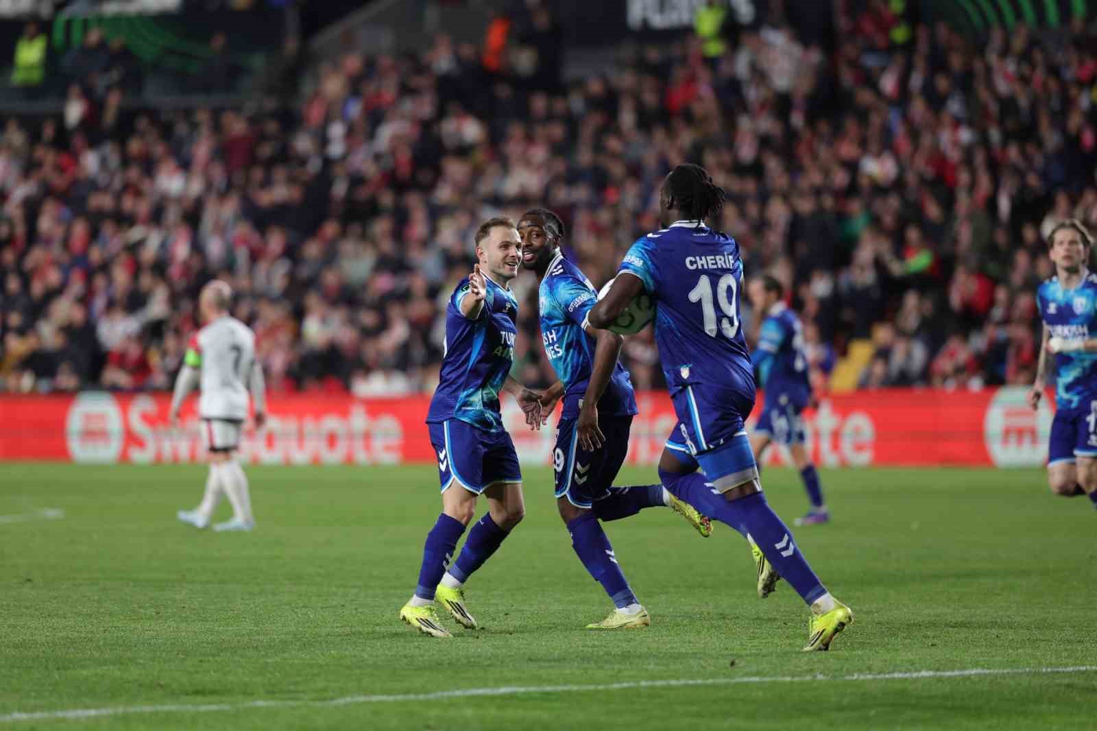 uefa-konferans-ligi-rayo-vallecano-0-samsunspor-1-mac-sonucu