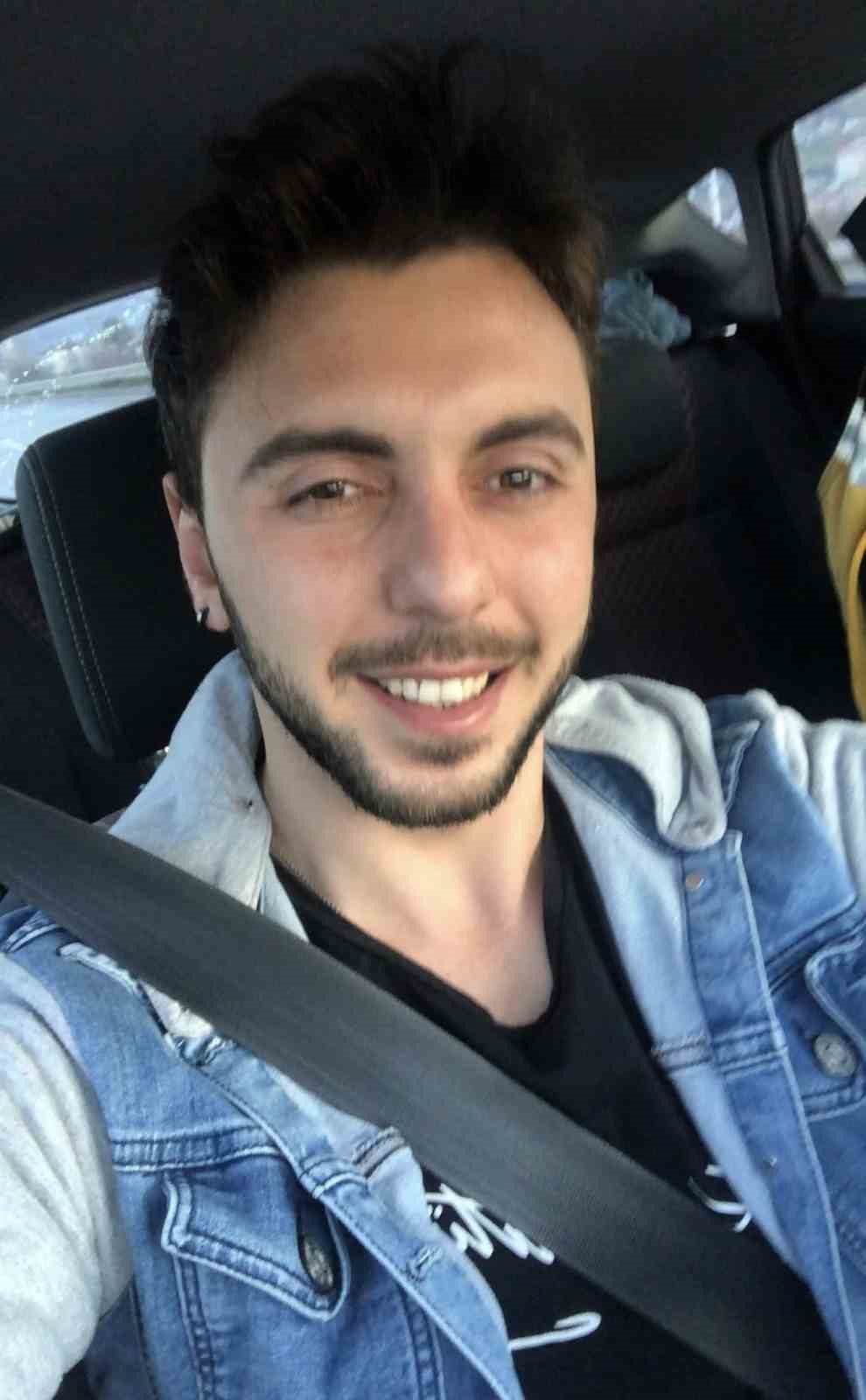 vakaya-giden-ambulansin-kaza-ani-kamerada-1-olu-3-yarali