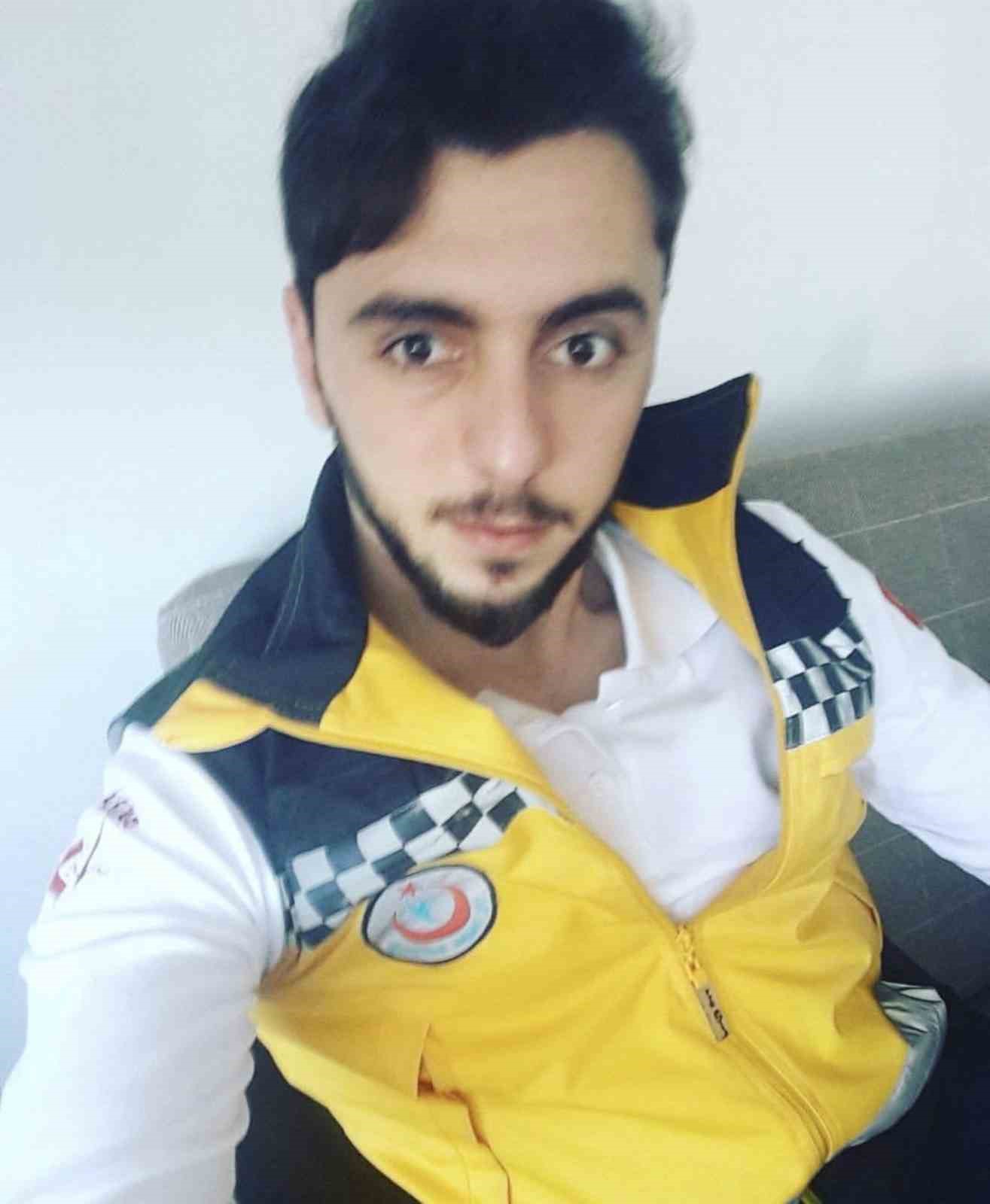 vakaya-giden-ambulansin-kaza-ani-kamerada-1-olu-3-yarali