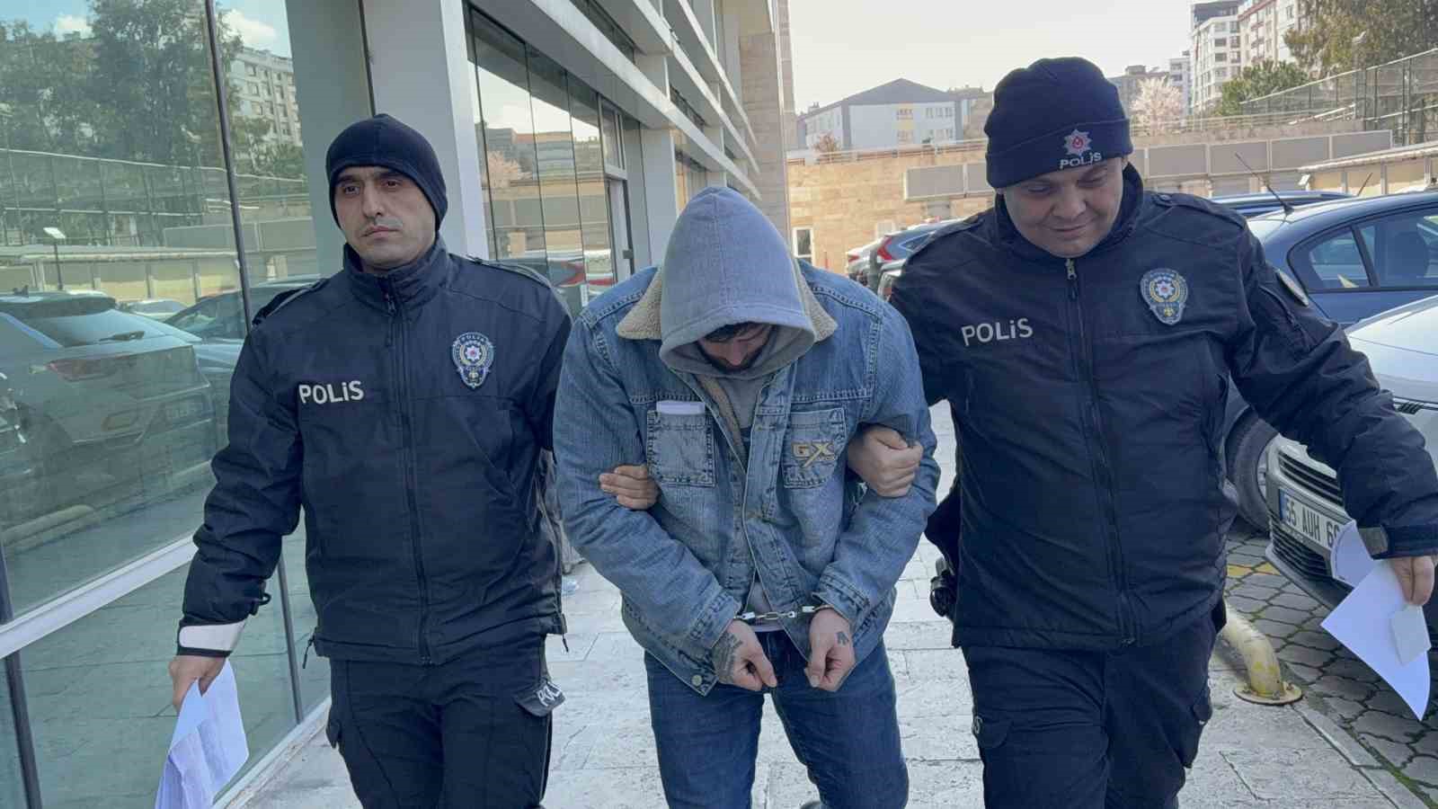 yanlis-kisiyi-darbeden-kafes-dovuscusu-tutuklandi