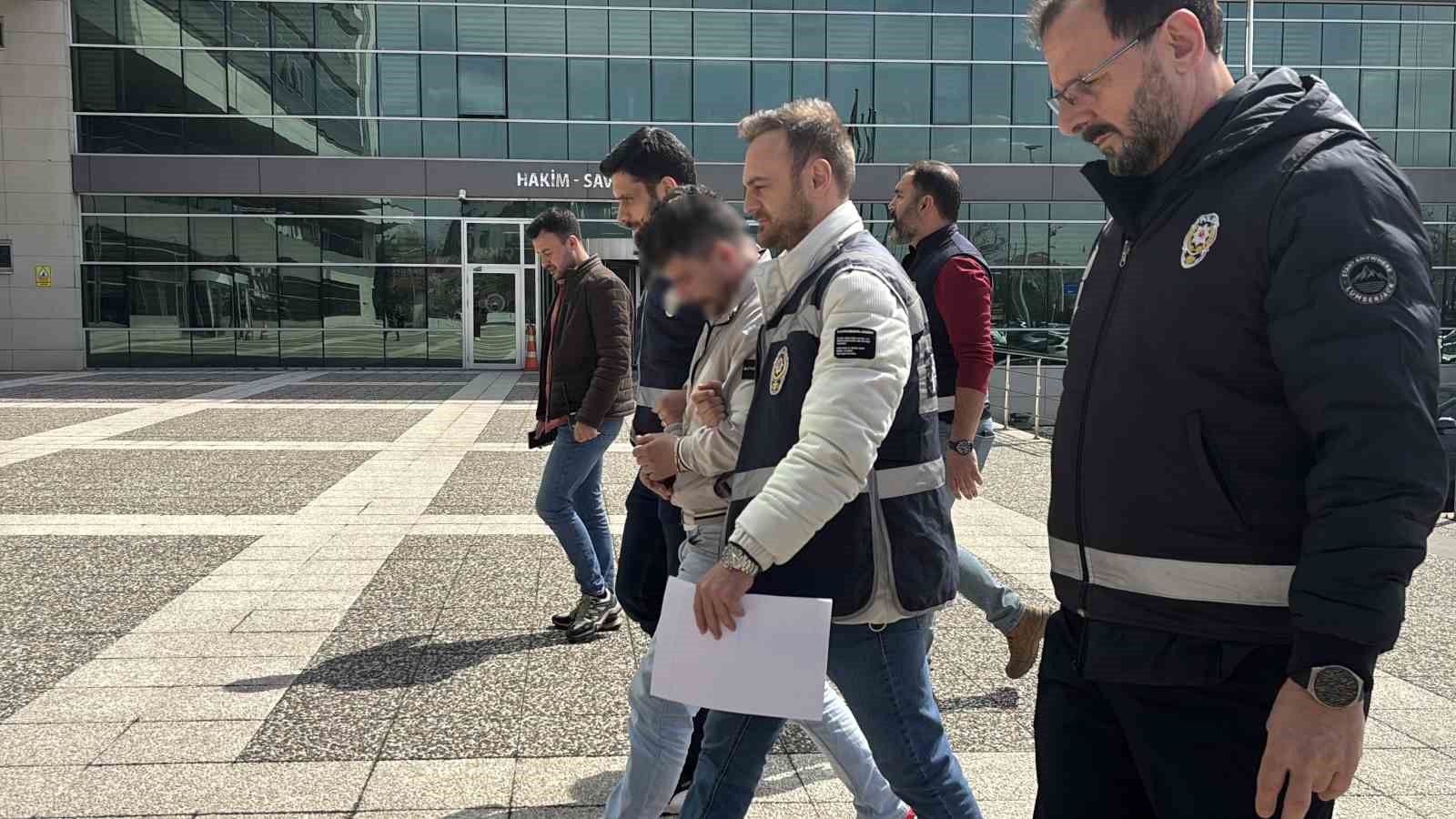 2-yasli-kadinin-kabusu-olan-dolandirici-tutuklandi