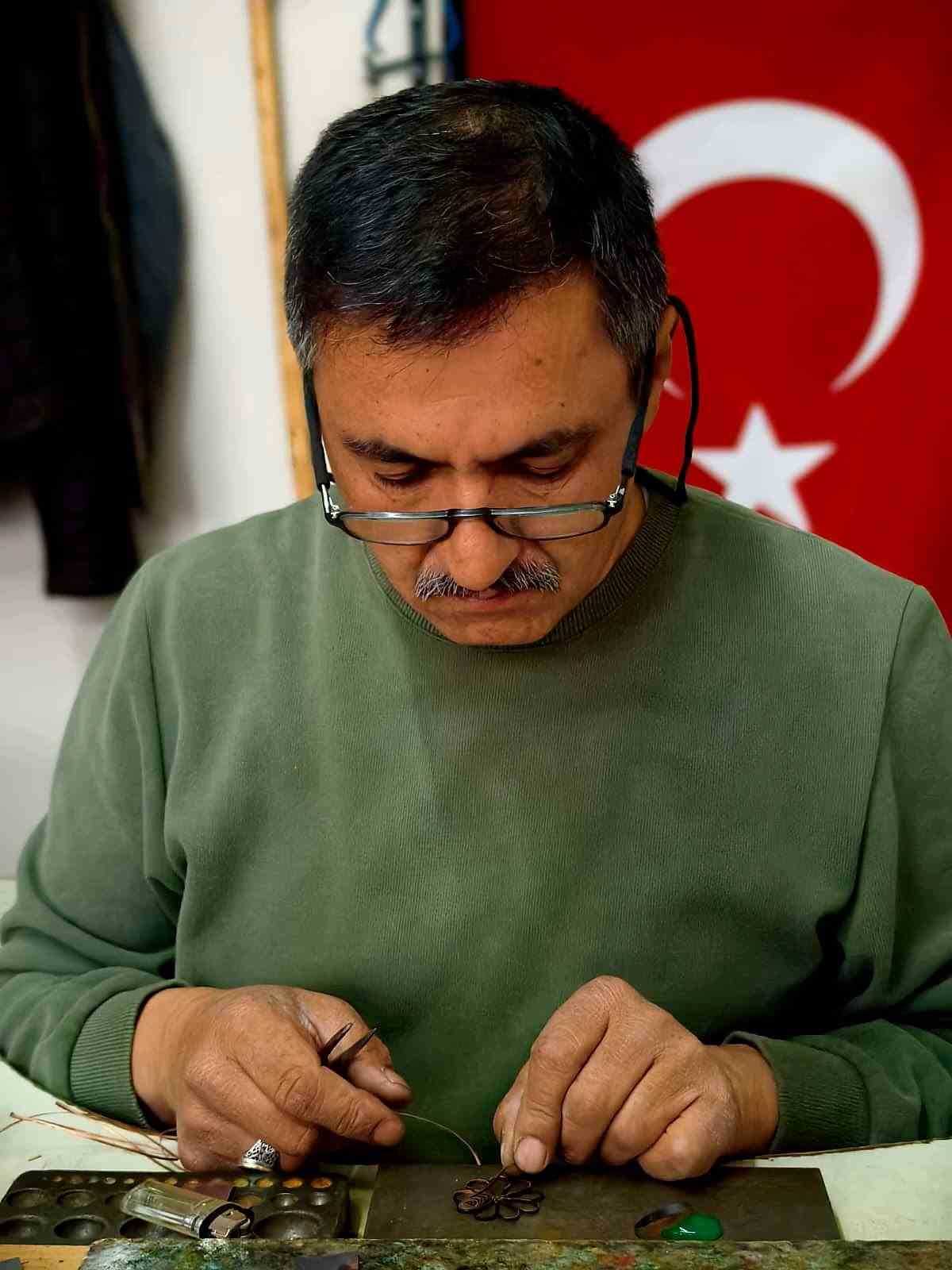 40-yildir-altin-gumus-ve-bakira-atesle-sekil-veriyor