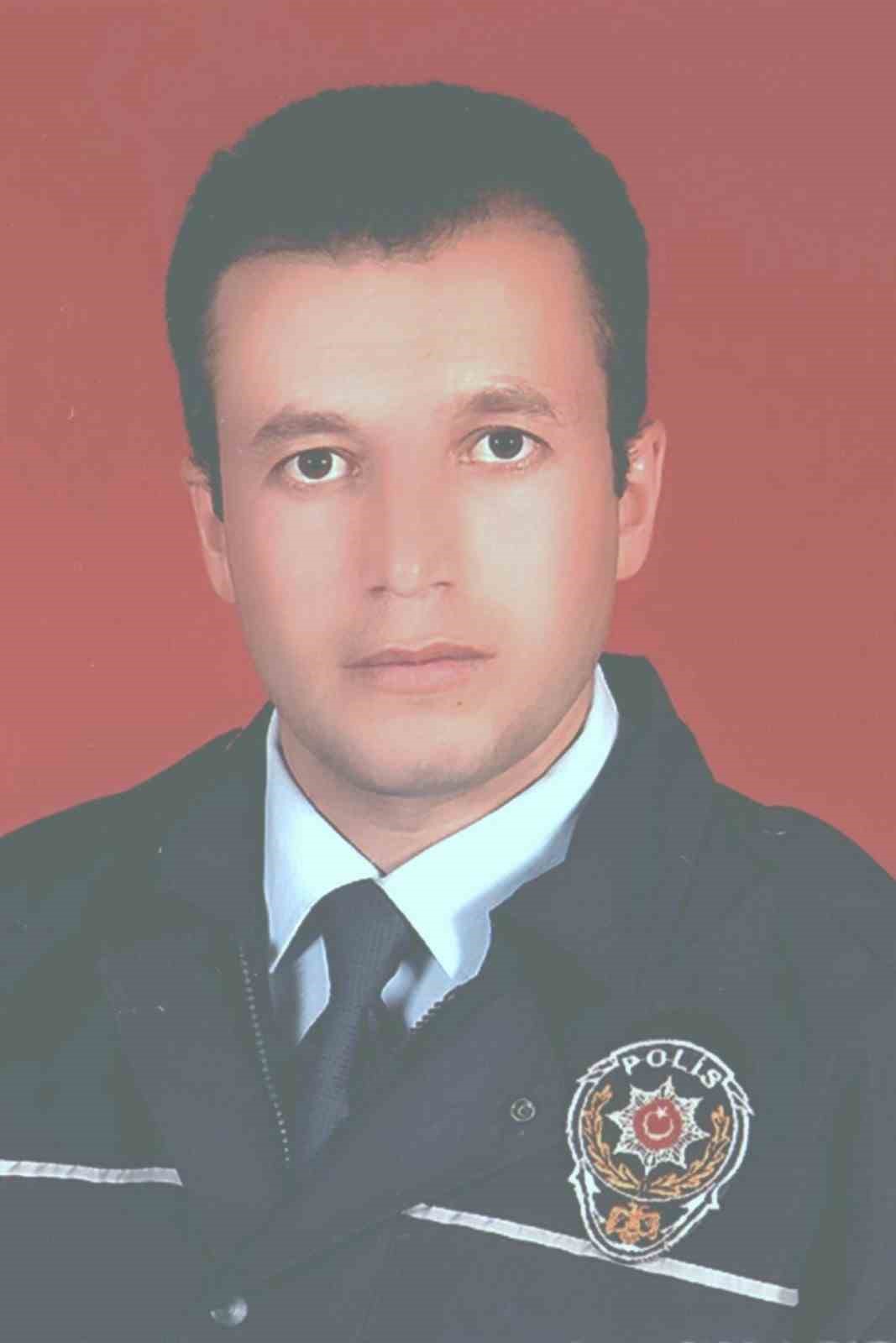 45-yasinda-polislikten-ayrilip-ogretmen-oldu-emekliligini-20-yil-uzatti