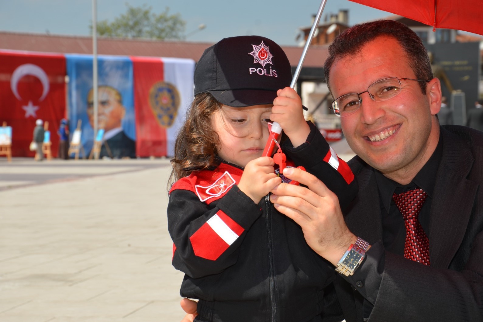 45-yasinda-polislikten-ayrilip-ogretmen-oldu-emekliligini-20-yil-uzatti