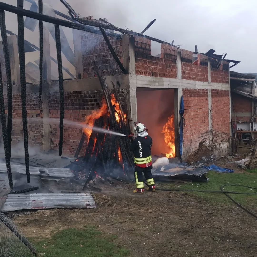 alev-alev-yanan-samanlik-kullanilamaz-hale-geldi