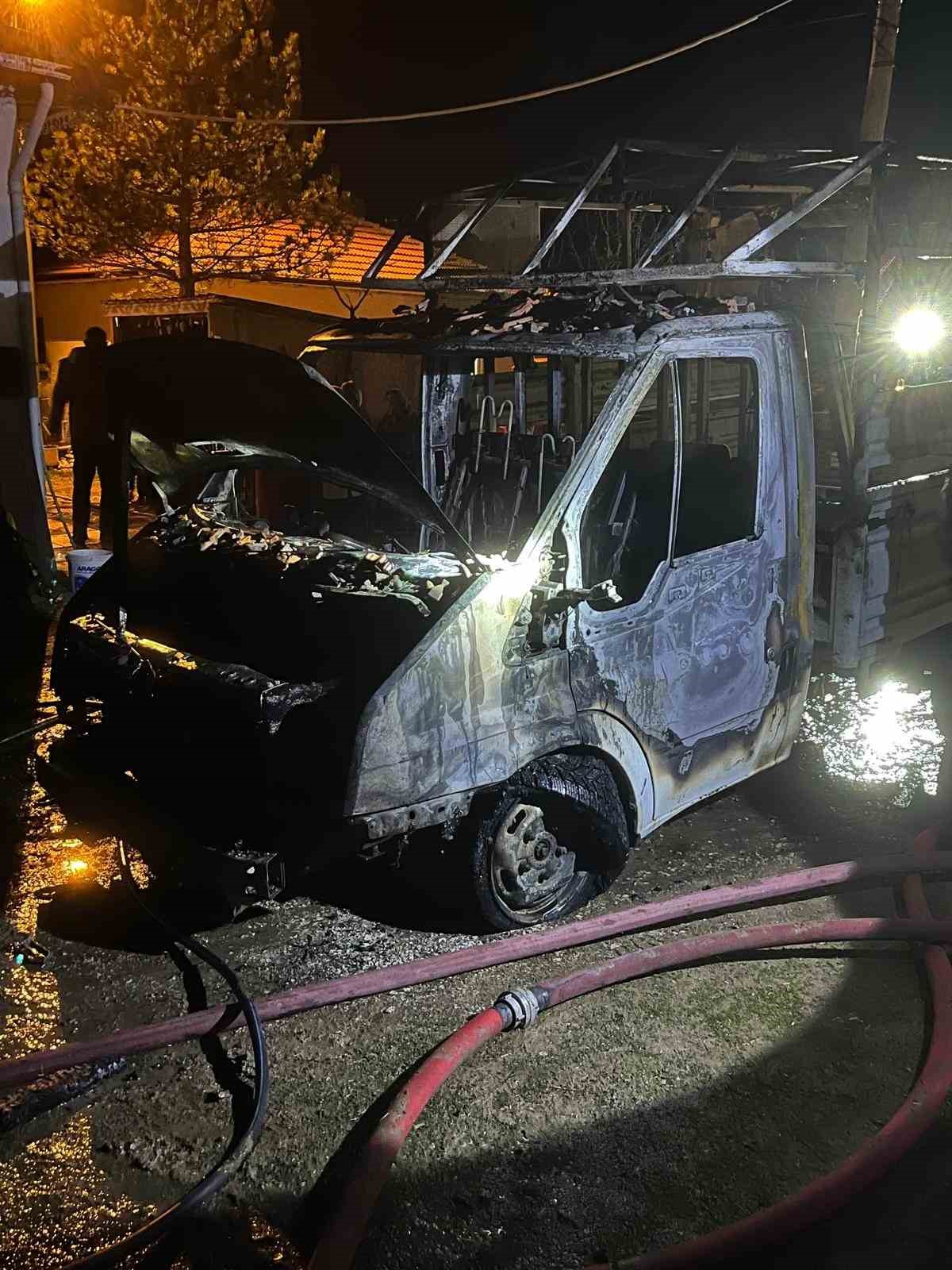 alevlere-teslim-olan-kamyonet-kullanilmaz-hale-geldi