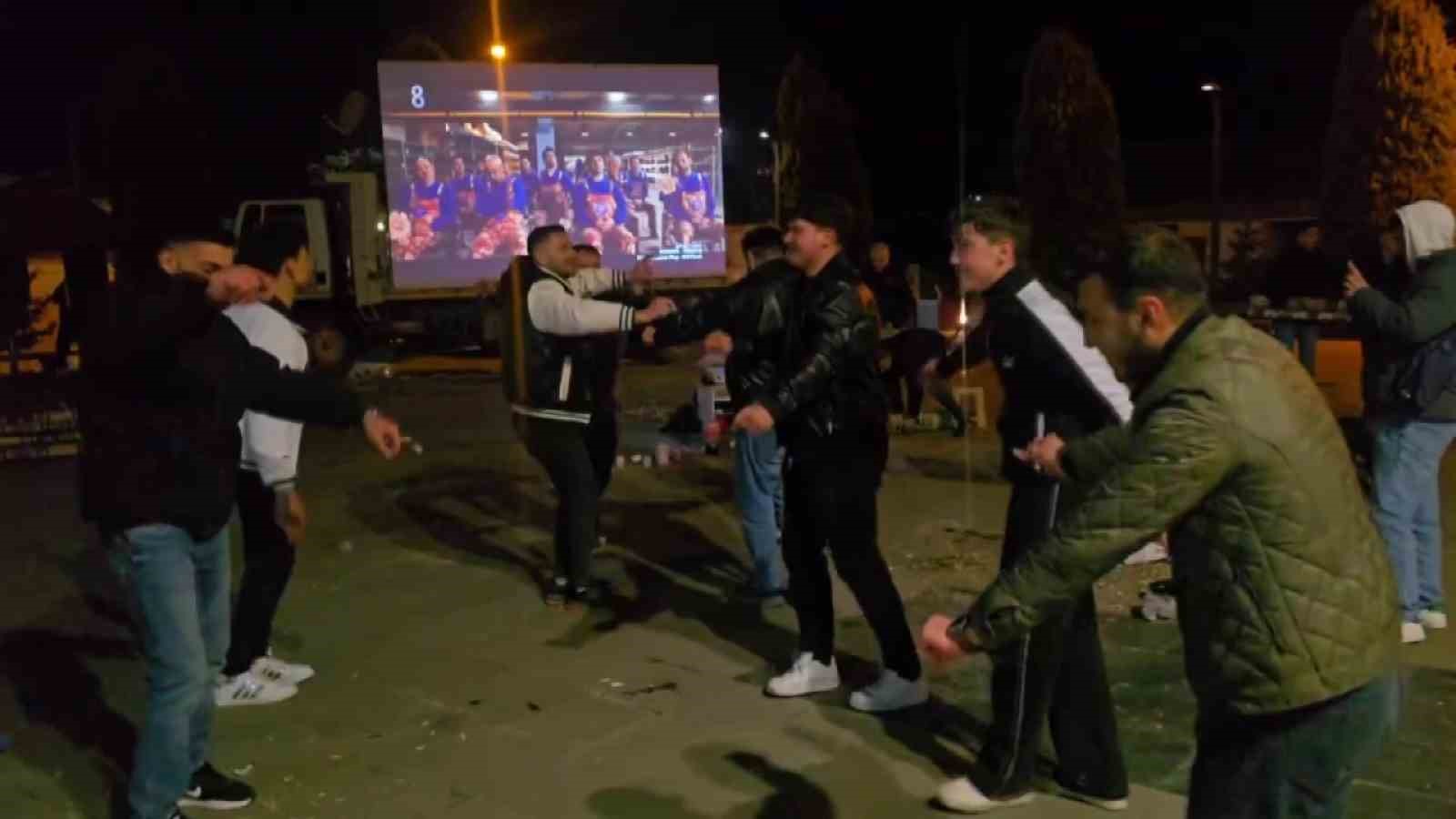 amasyalilar-dunya-kupasi-sevincini-oynayarak-kutladi