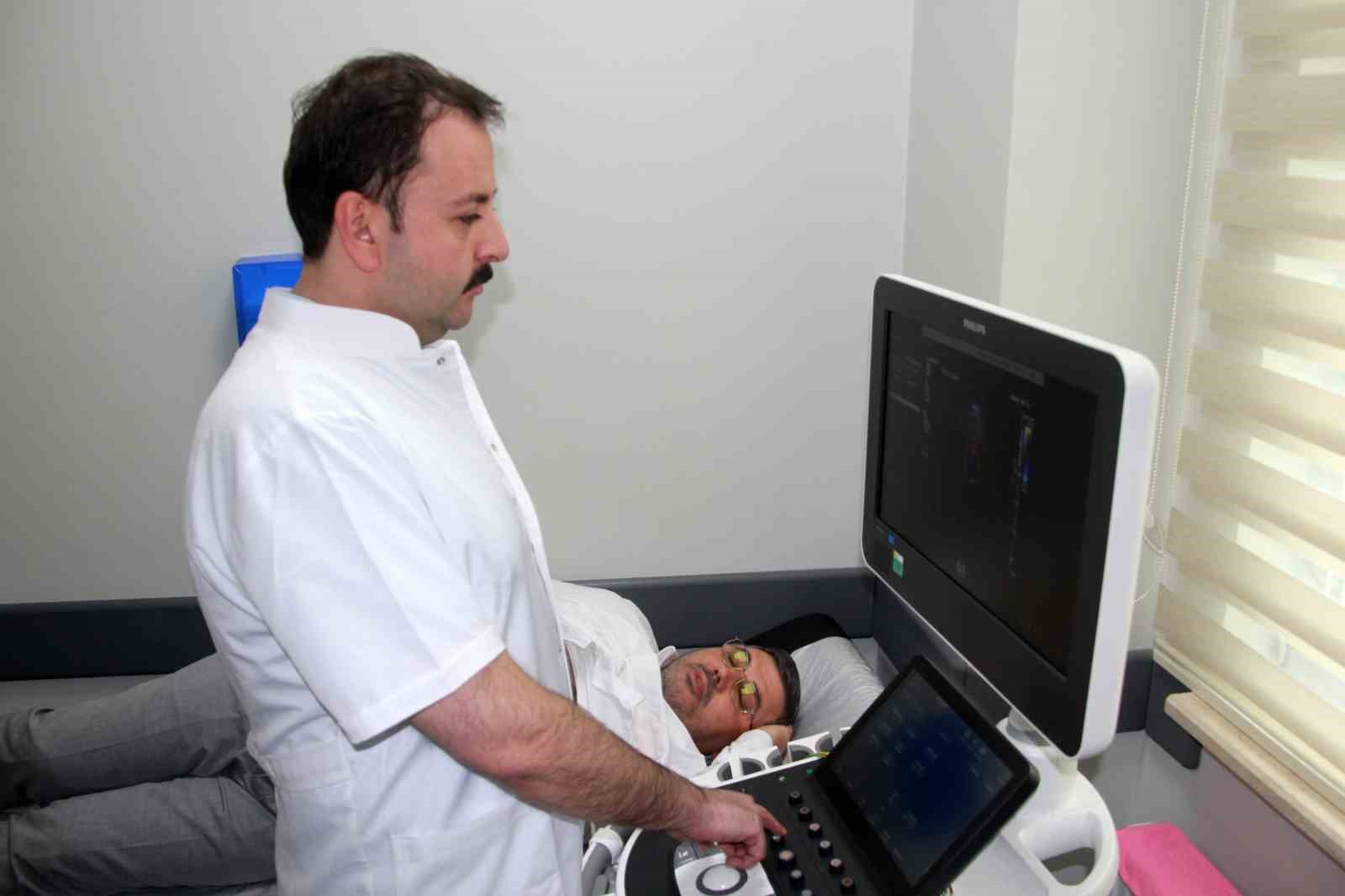 ameliyatsiz-stentsiz-tedavi-kalp-damarlari-ilac-kapli-balonla-acildi