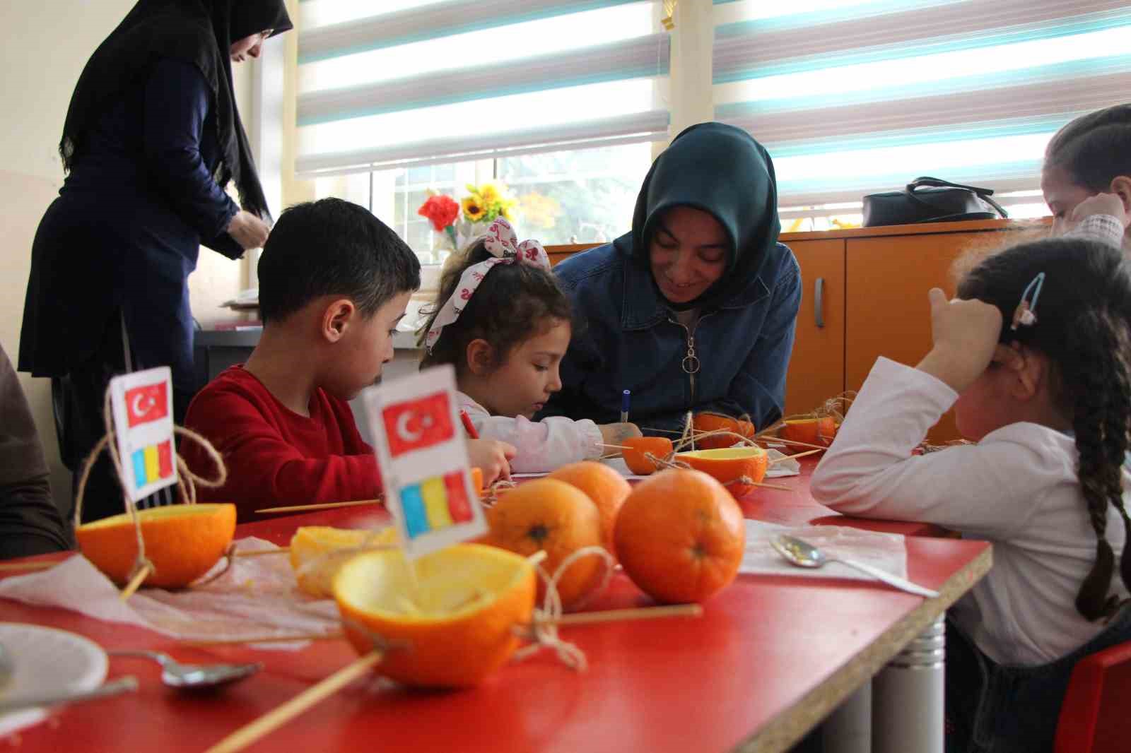 ana-sinifinda-portakallar-kuslar-icin-yemlik-ve-yuvaya-donustu