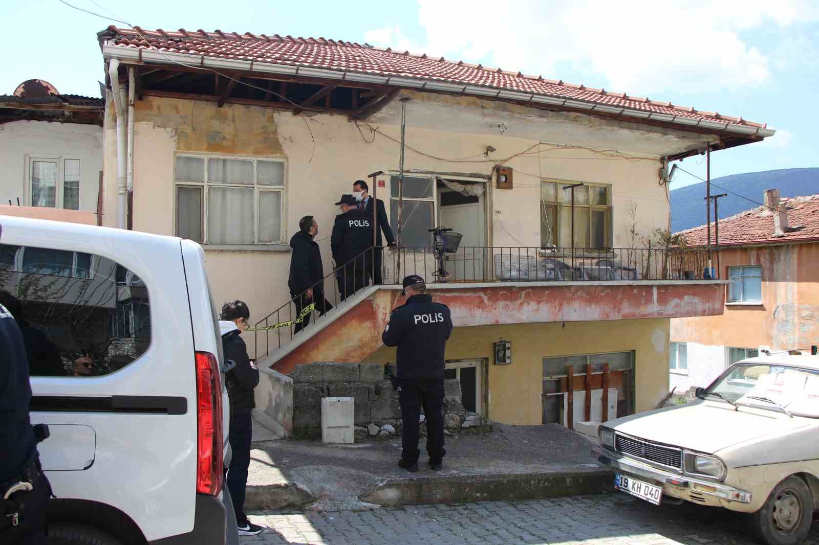 ayni-evde-11-yil-arayla-ikinci-soba-faciasi-bu-kez-baba-ve-oglu-hayatini-kaybetti