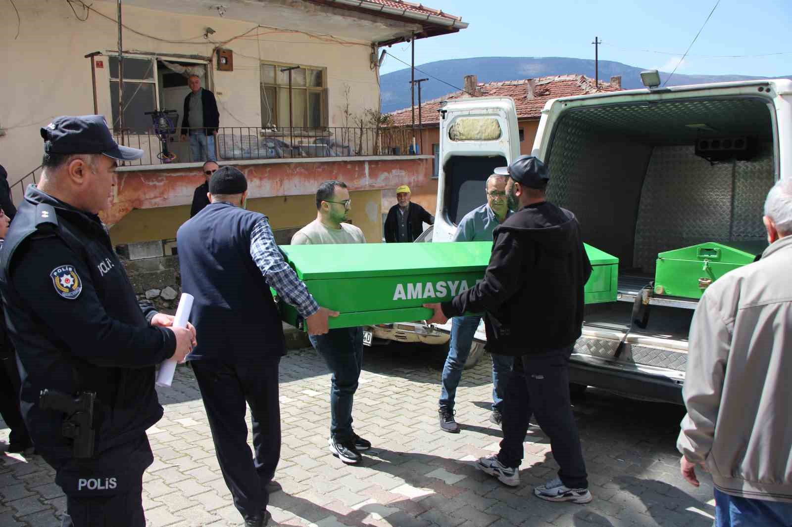 ayni-evde-11-yil-arayla-ikinci-soba-faciasi-bu-kez-baba-ve-oglu-hayatini-kaybetti