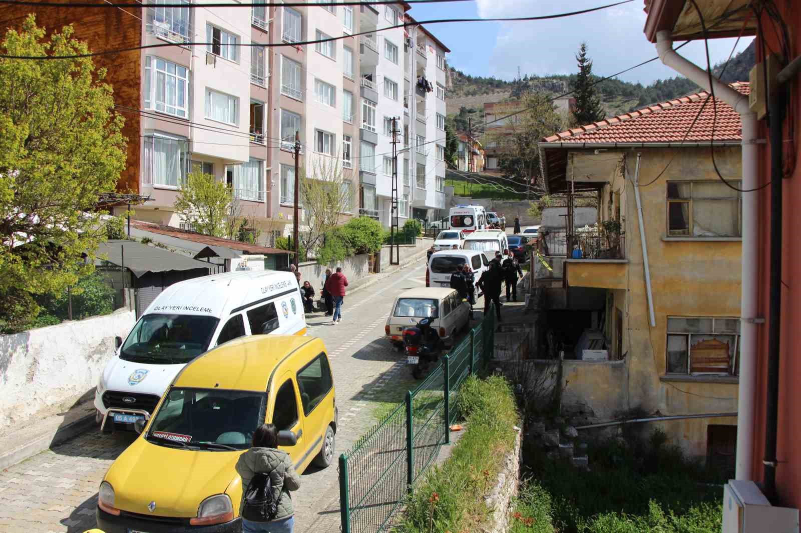 ayni-evde-11-yil-arayla-ikinci-soba-faciasi-bu-kez-baba-ve-oglu-hayatini-kaybetti