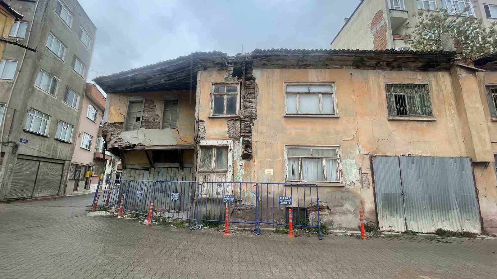 bafrada çökme riski taşıyan yapılar için belediyenin daha ciddi önlemler alması istendi