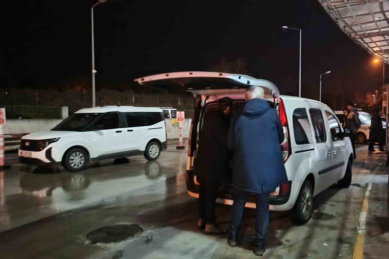 bafrada-husumetli-iki-grup-arasinda-kavga-3-yarali