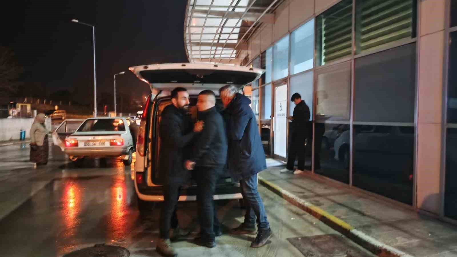 bafrada-husumetli-iki-grup-arasinda-kavga-3-yarali