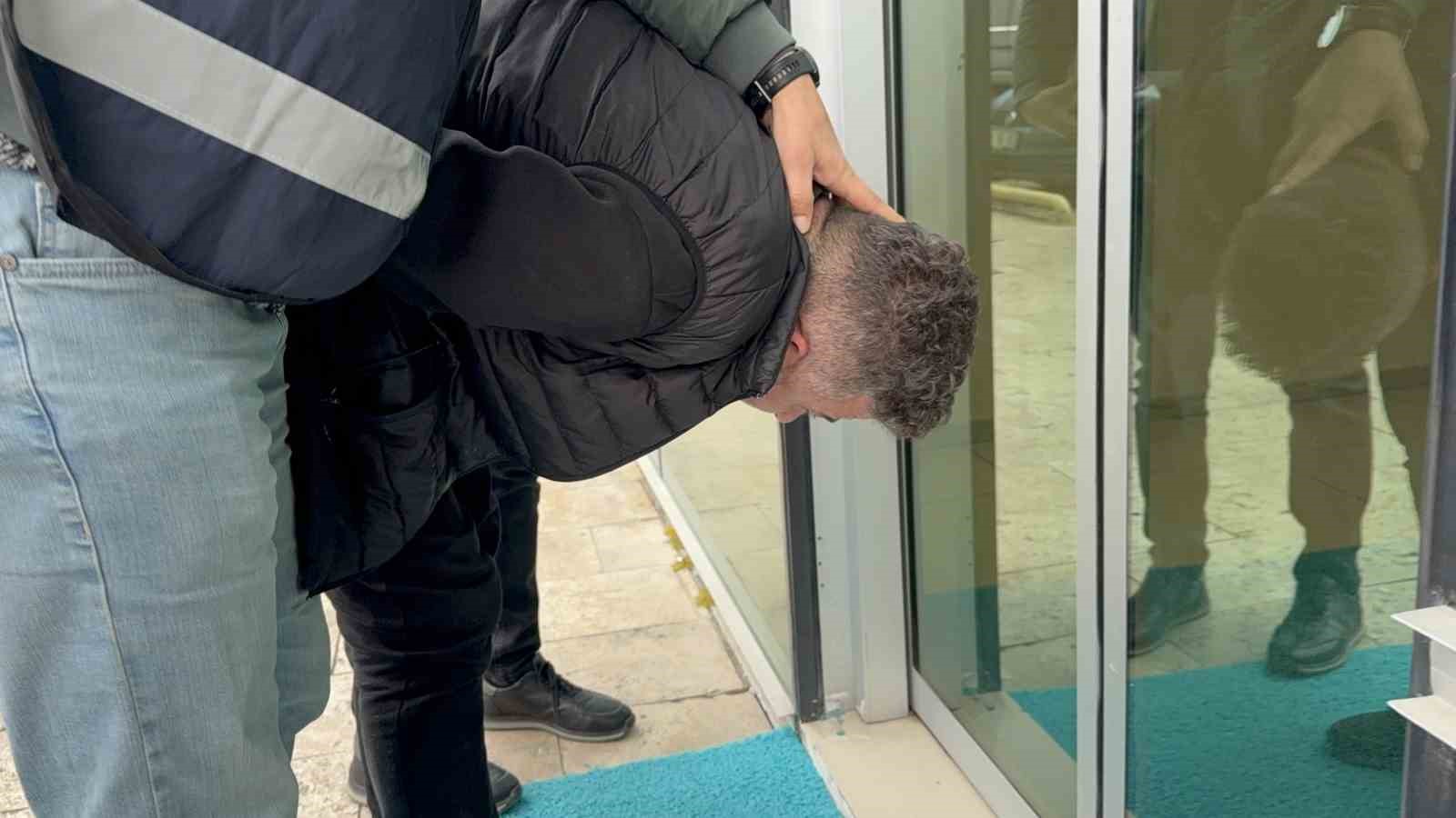 bakar-misin-tuzagi-zinciri-kapip-kacti-kameraya-yakalandi