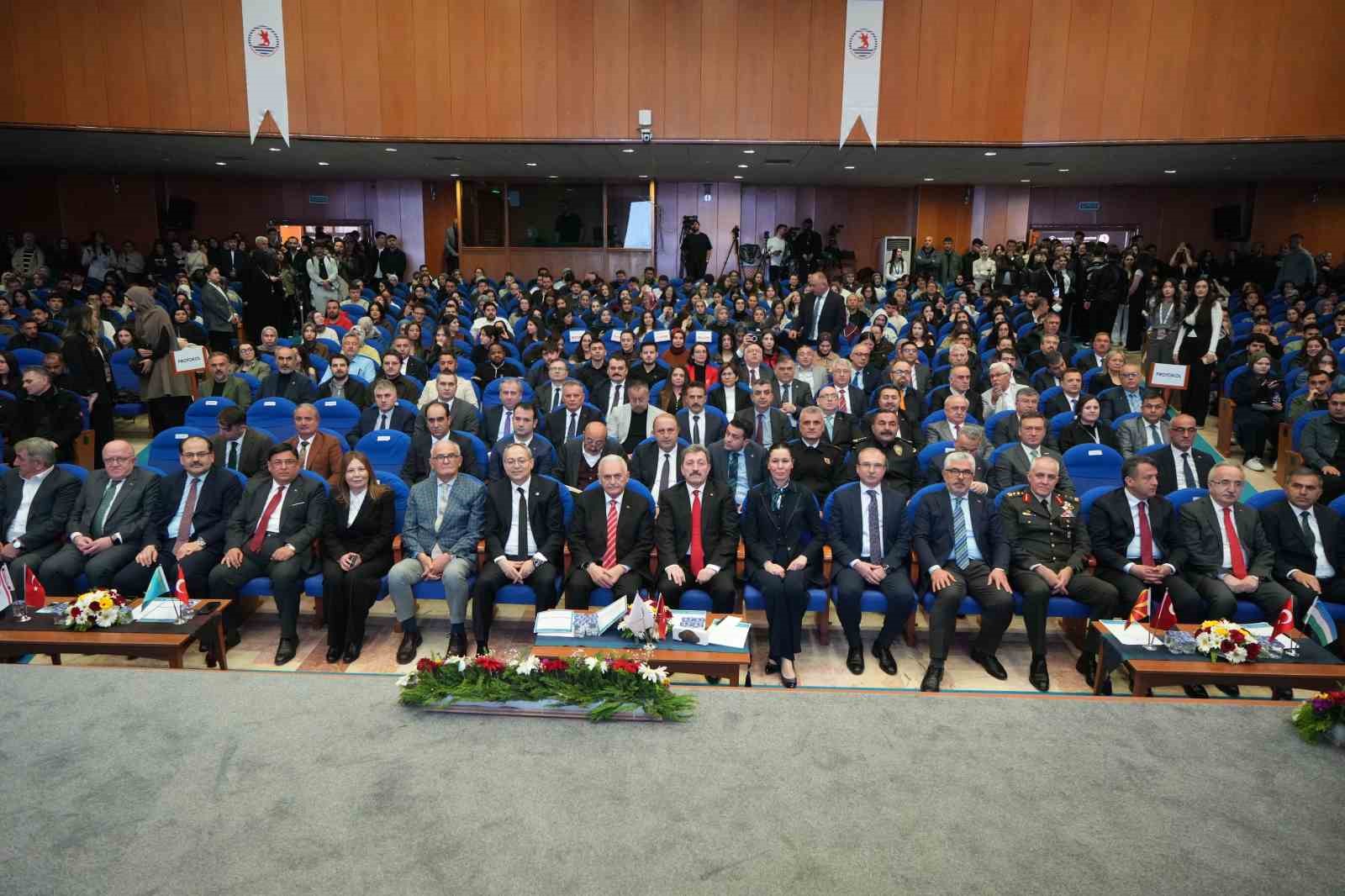 binali-yildirim-turk-devletleri-kendi-disindaki-ulkelerin-refahini-yukseltmeye-calisiyor