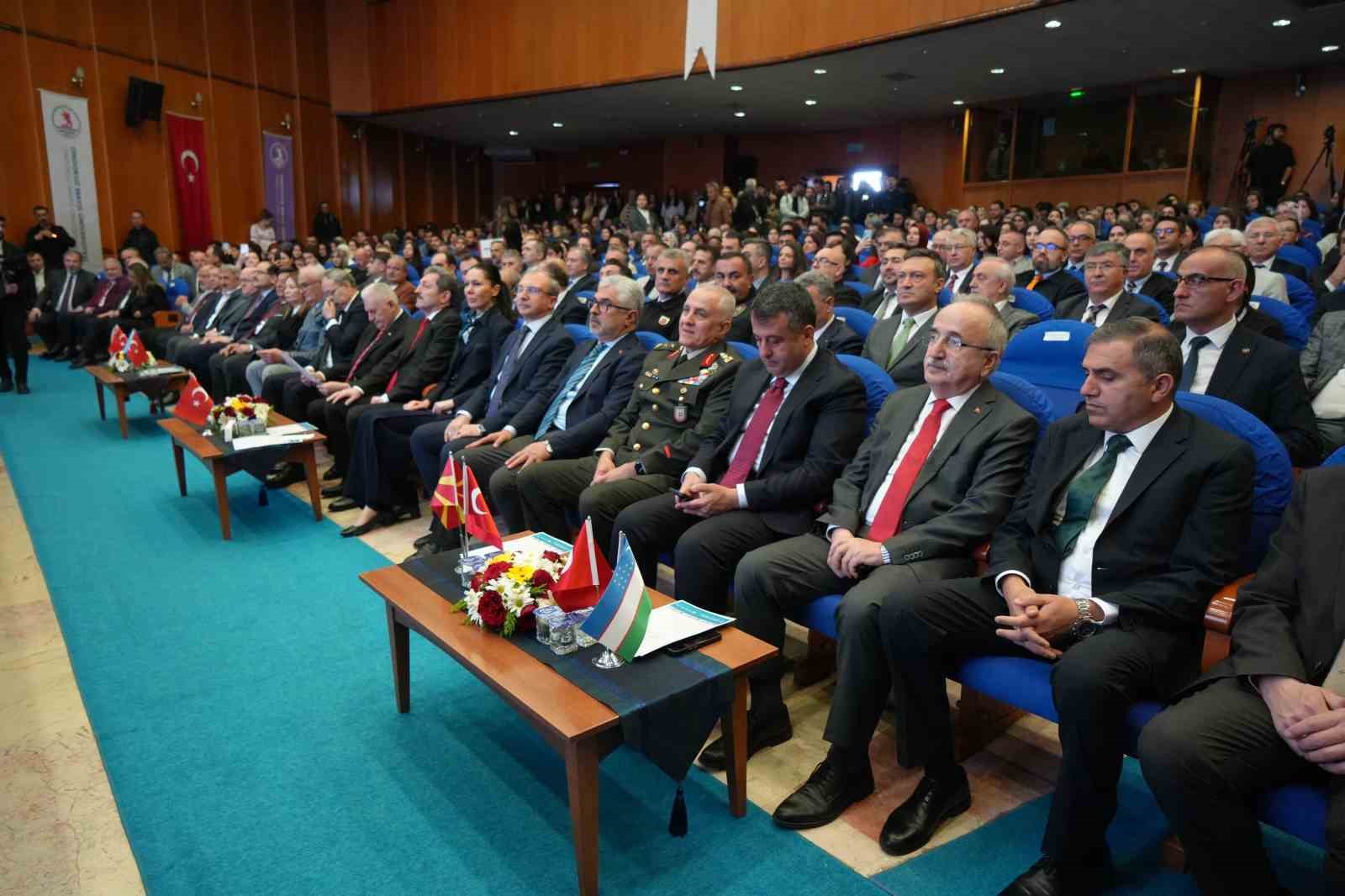 binali-yildirim-turk-devletleri-kendi-disindaki-ulkelerin-refahini-yukseltmeye-calisiyor