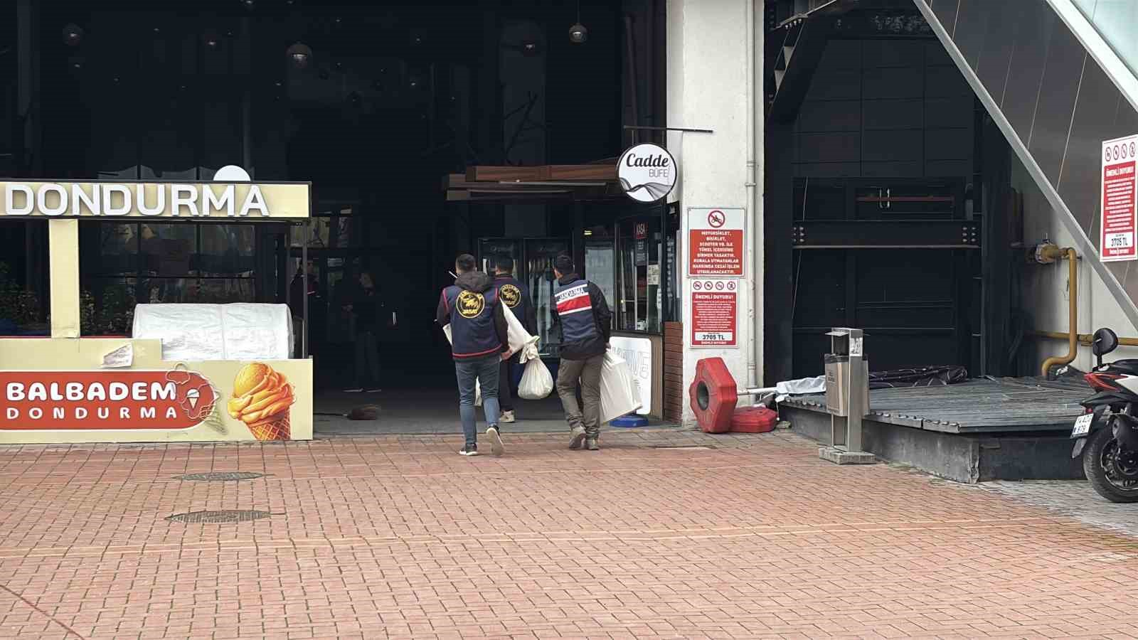 bolu-belediyesinde-jandarma-ekipleri-inceleme-calismasini-bitirdi-evraklar-goturuldu