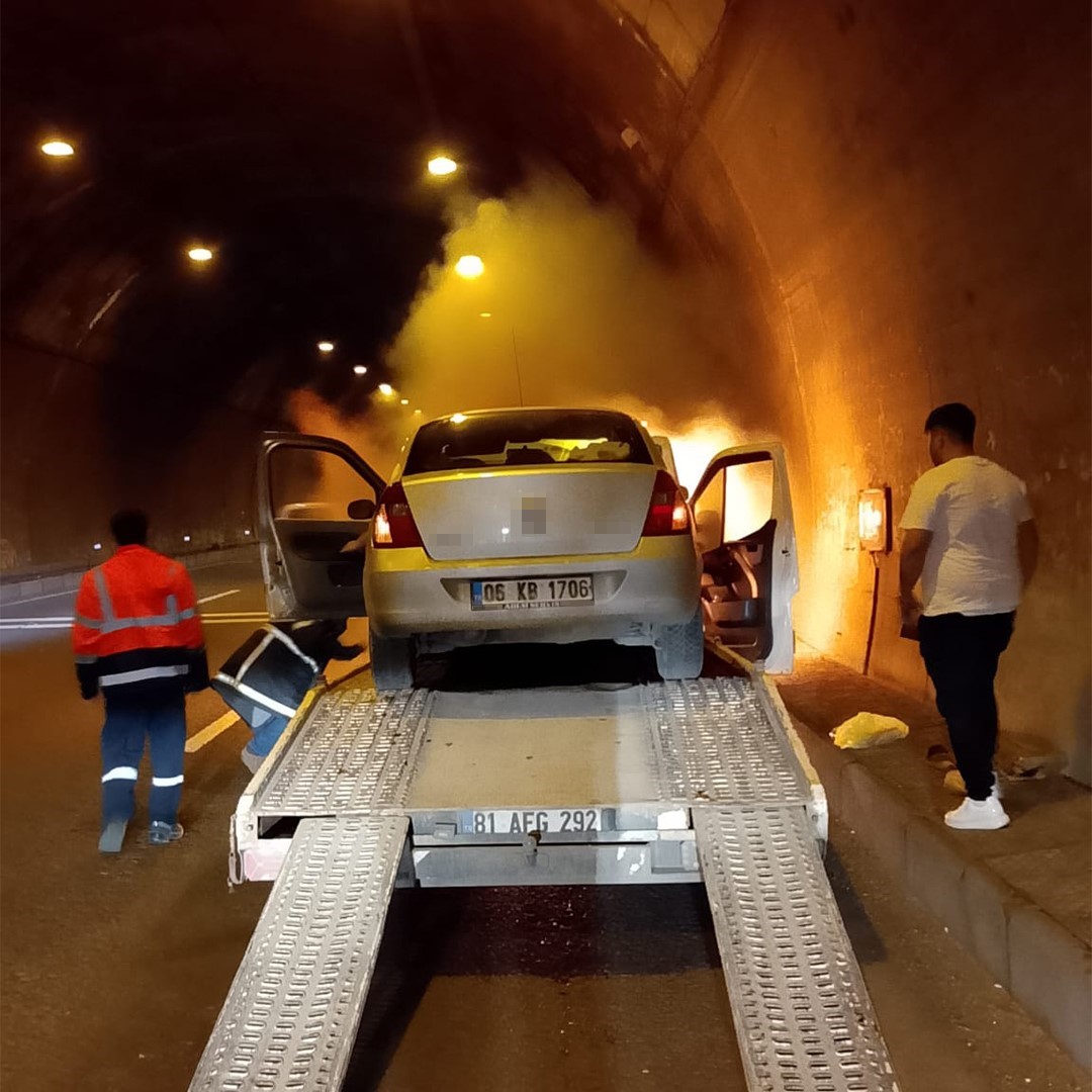 bolu-dagi-tunelinde-oto-kurtarici-alevlere-teslim-oldu