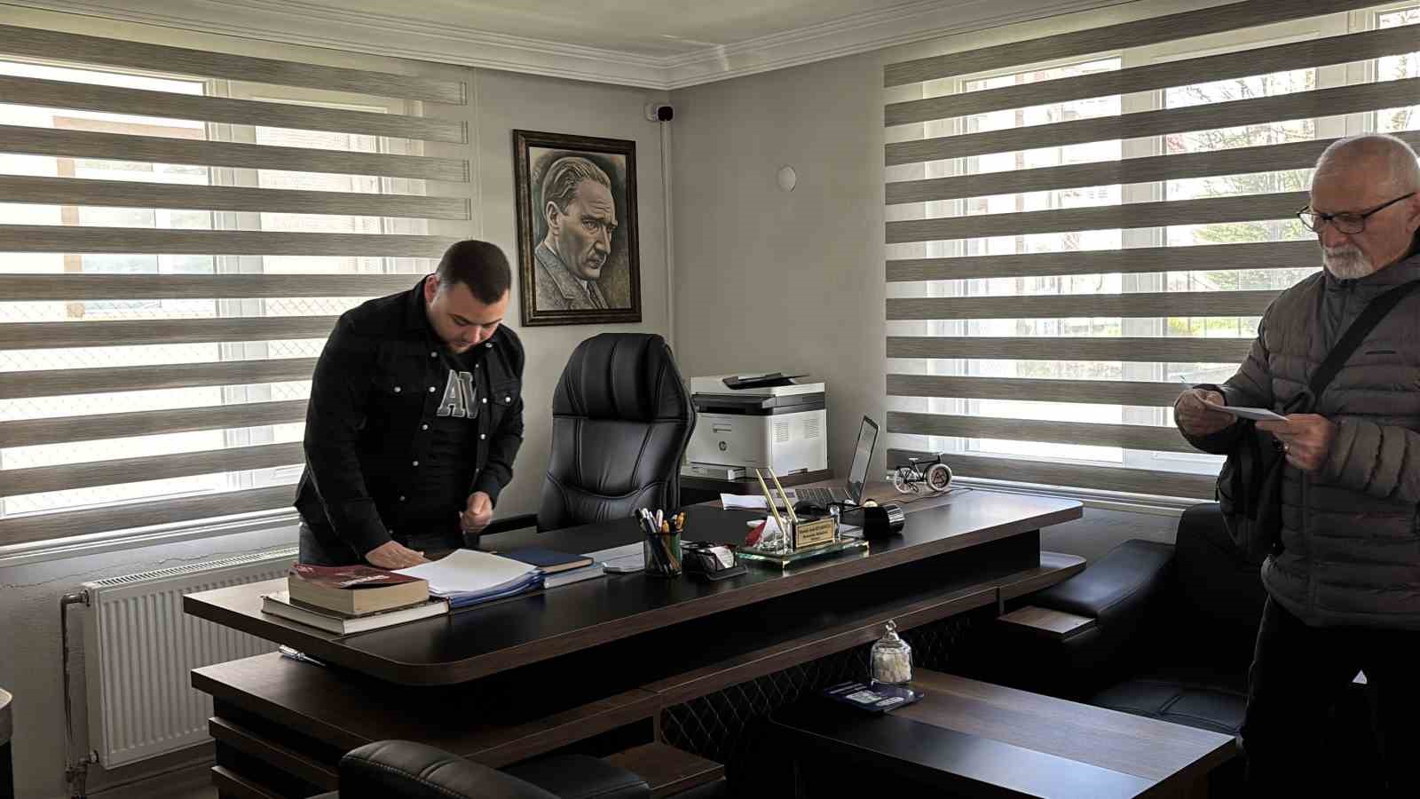 boluda-eski-muhtara-kayip-bilgisayar-icin-zimmet-davasi-kirildi-cope-attim-dedi