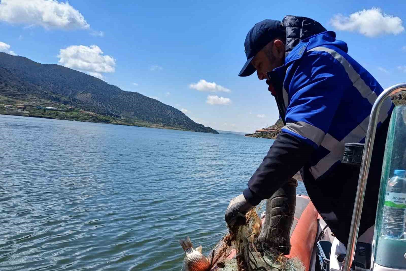 corumda-baraj-golunde-yasa-disi-av-araclari-ele-gecirildi