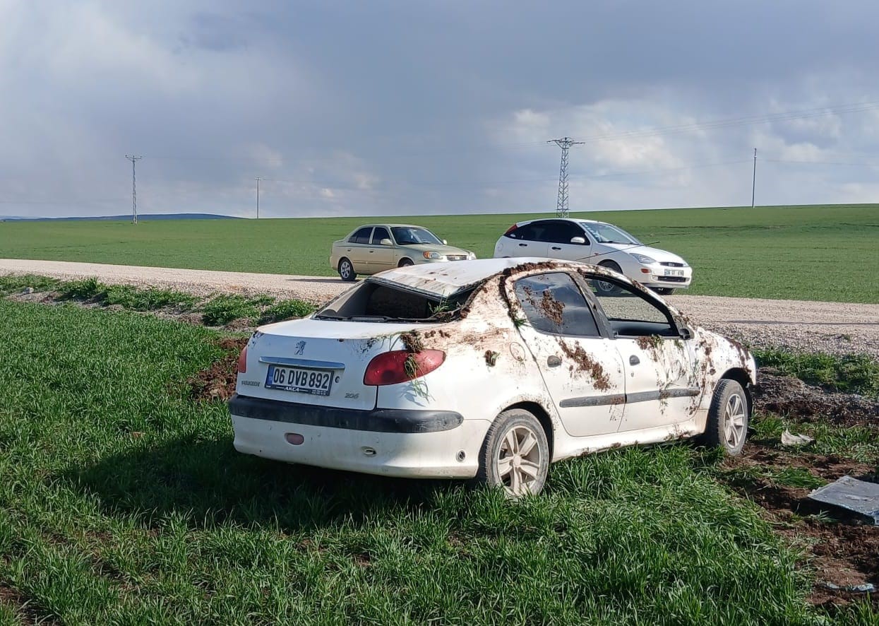 corumda-devrilen-otomobilin-surucusu-yaralandi