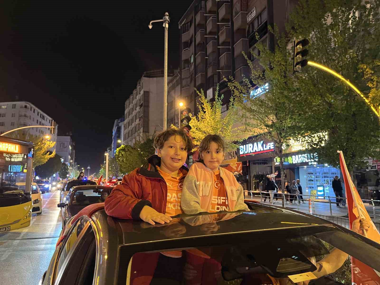 Çorum'da Galatasaray Taraftarları Kutlama Yaptı