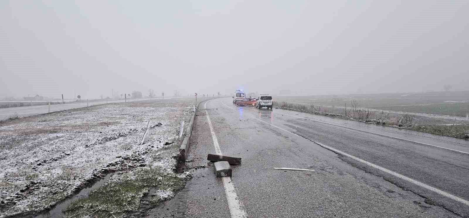 corumda-otomobil-tabelaya-carpti-1-yarali