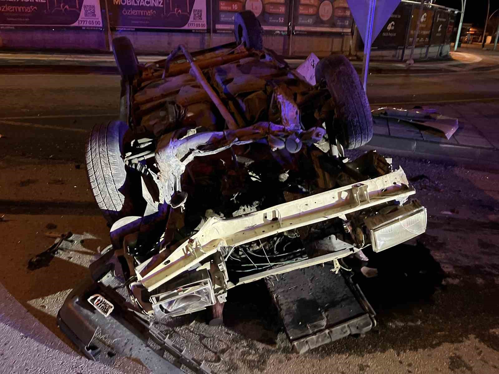 corumda-otomobil-takla-atti-1-yarali