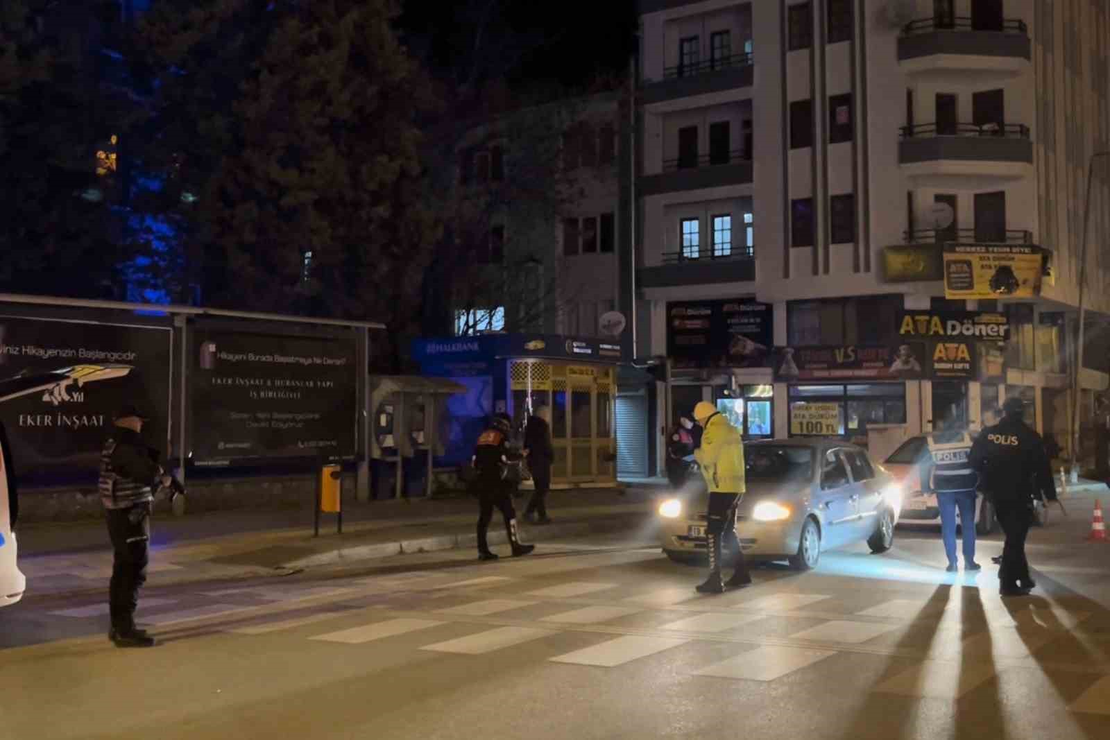 corumda-polis-ekiplerinden-huzur-uygulamasi