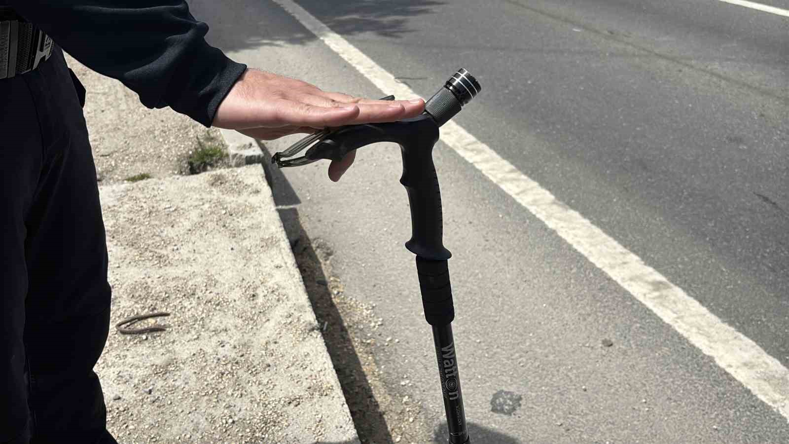 d-100de-karsiya-gecmek-isterken-cipin-carptigi-yasli-adam-agir-yaralandi