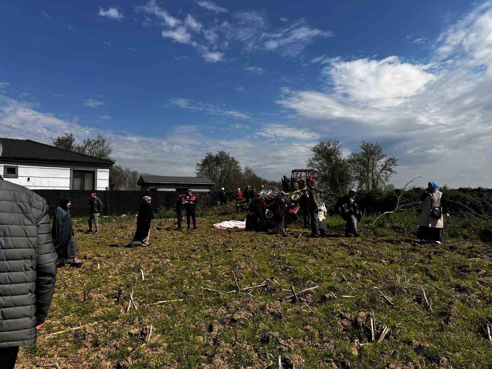 devrilen-traktorun-altinda-kalarak-hayatini-kaybetti