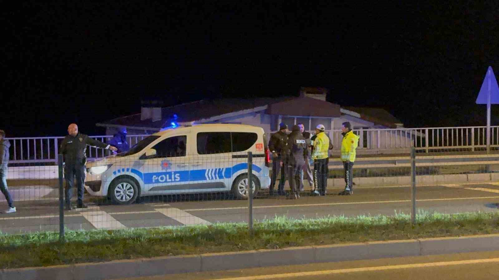 dur-ihtarina-uymayan-alkollu-surucu-polis-aracina-carpti-3-gozalti