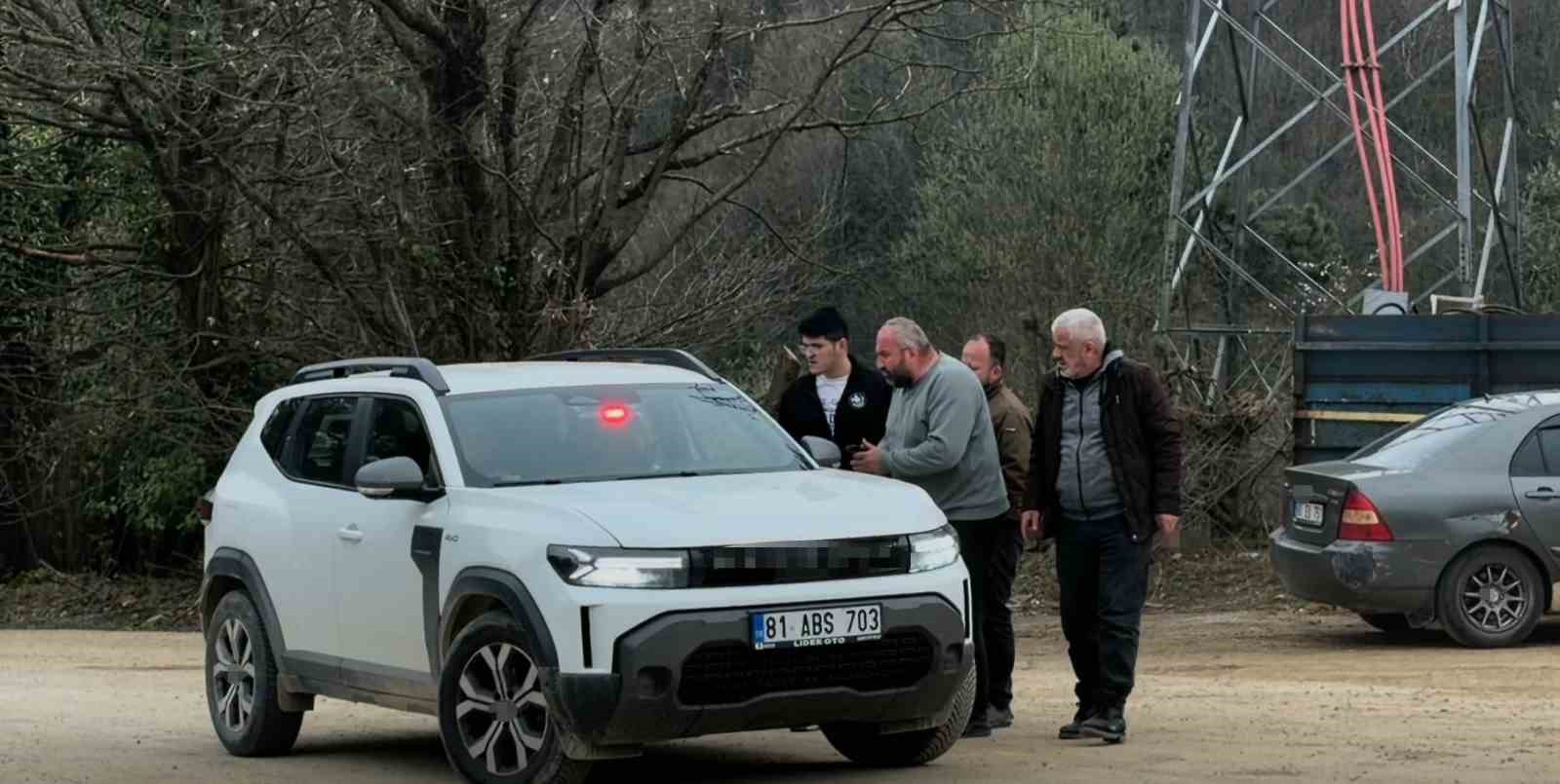 duzcede-dogalgaz-calismasi-sirasinda-heyelan-1-olu-1-yarali