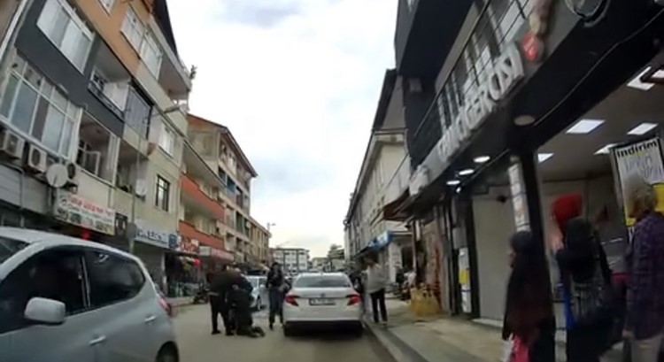 duzcede-yayaya-carpan-surucu-direksiyonu-baskasina-devretti