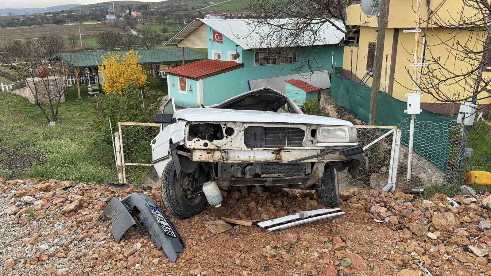 elektrik-diregine-carpan-otomobil-hurdaya-dondu