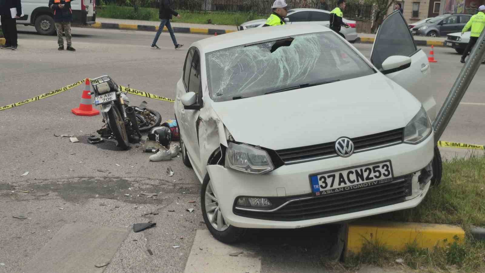 hastane-yolunda-feci-kaza-3-yarali