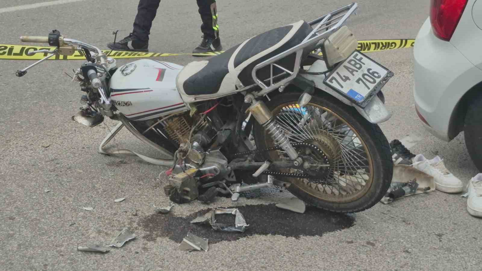 hastane-yolunda-feci-kaza-3-yarali