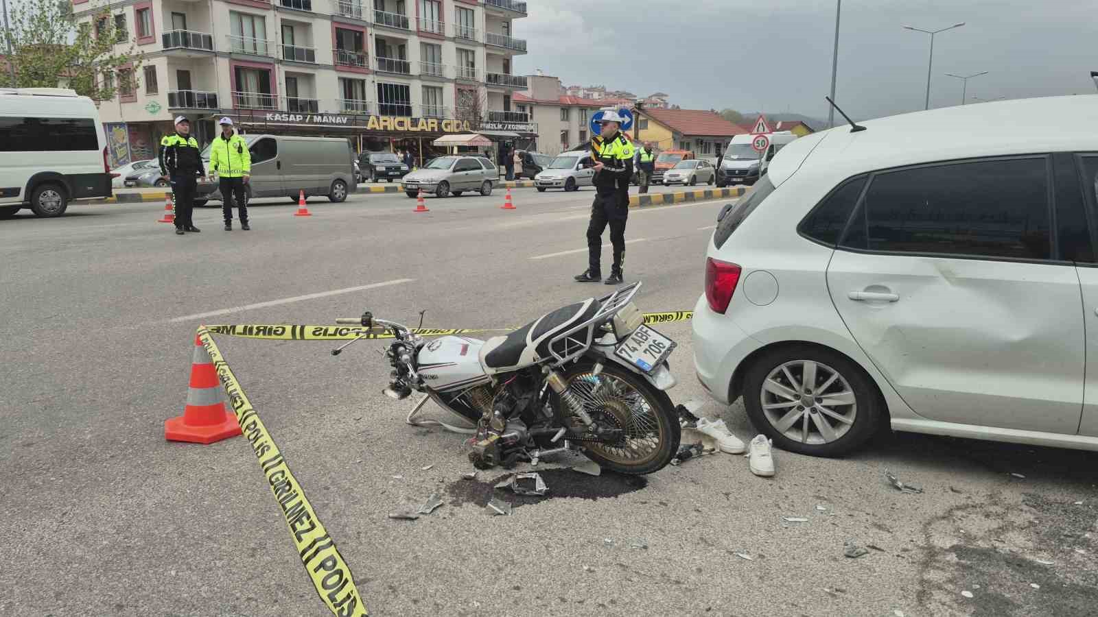 hastane-yolunda-feci-kaza-3-yarali