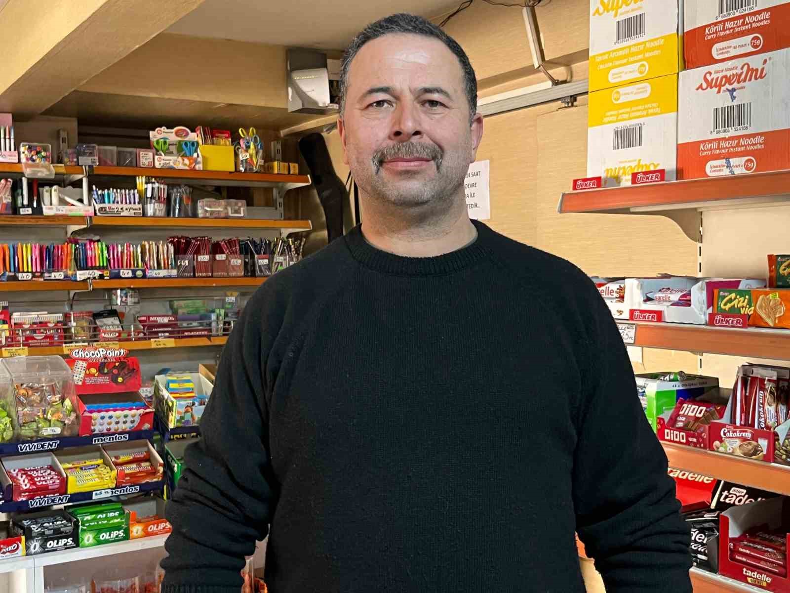 heimlich-manevrasiyla-ogrenciyi-kurtaran-market-sahibi-elimi-opmeye-geldi-dua-etti